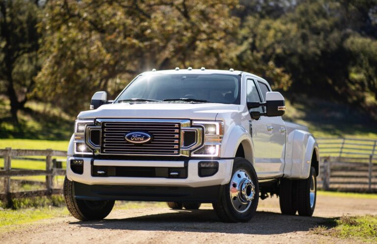Rough Country Tappetini Per Ford Super Duty 2017-2022 Crew Cab – Modello M-51173, Antiscivolo, 4 Pezzi